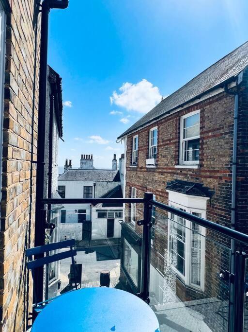 100 Steps To Broadstairs Beach - 2 Bedroom 3 Beds Ngoại thất bức ảnh